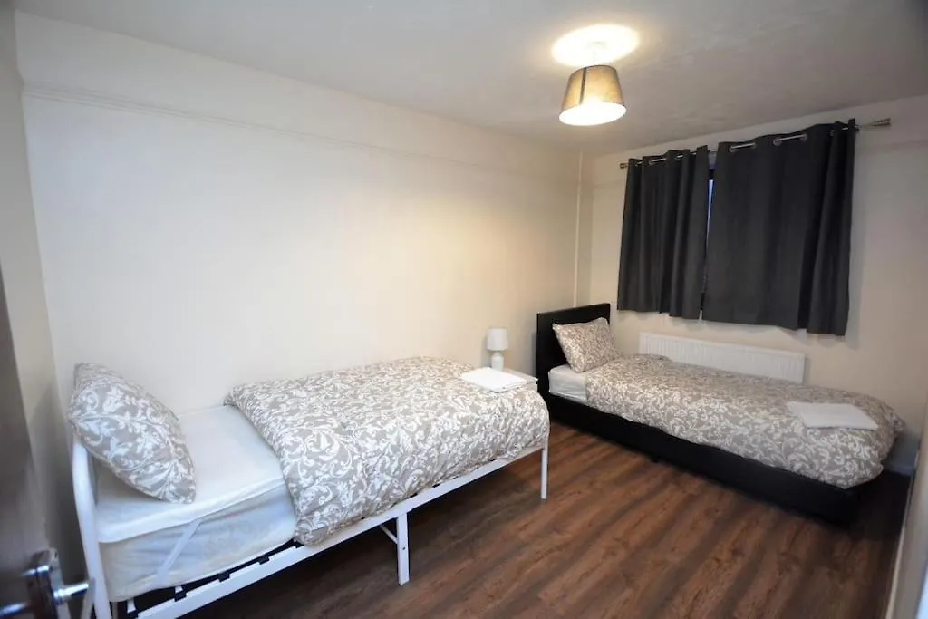 Spacious 3 Bedroom House In Beckton London 0*,  United Kingdom