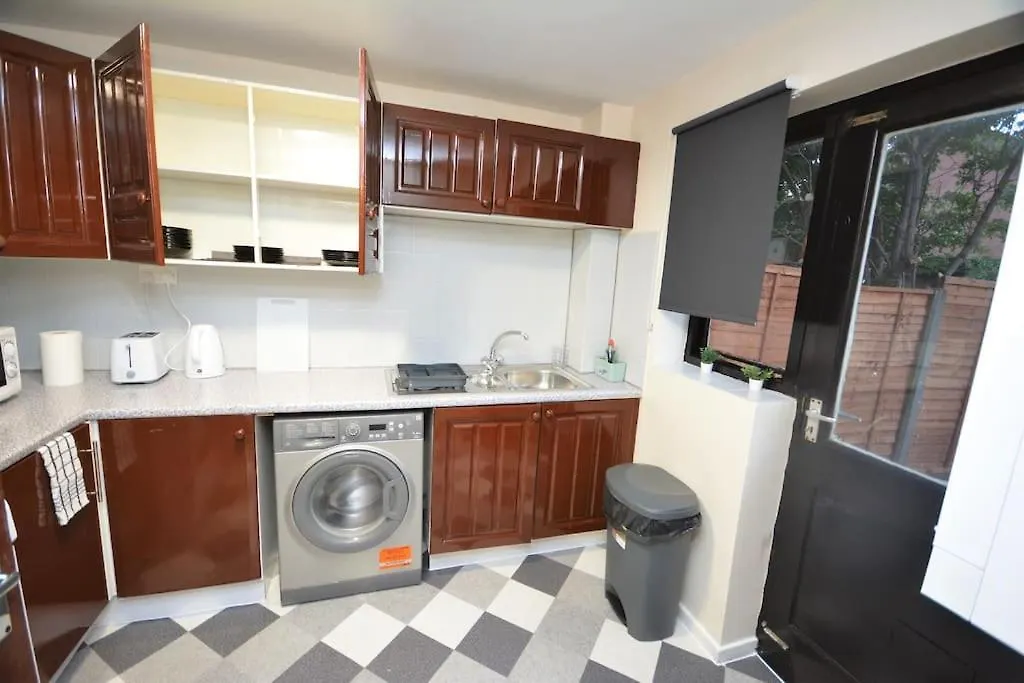 Spacious 3 Bedroom House In Beckton London 0*,  United Kingdom
